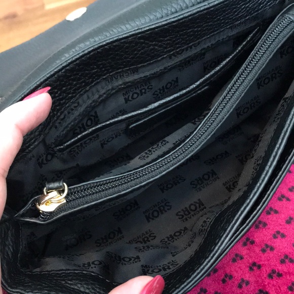 5🌟 RATING-Michael Kors Black “Fulton” Leather Bag - Picture 7 of 8